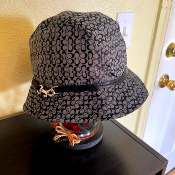 Woman Coach Bucket Hat - Picture 1 of 3